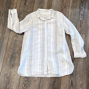 Like new! Garnet Hill linen button up tunic blouse
